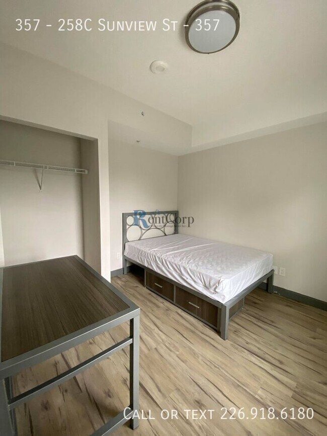 Photo - 258C-258C Sunview St