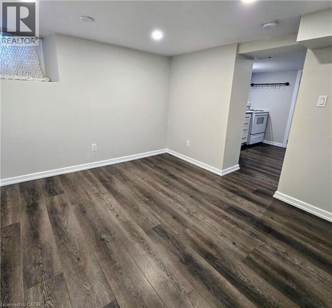 Photo - 147 Benton St