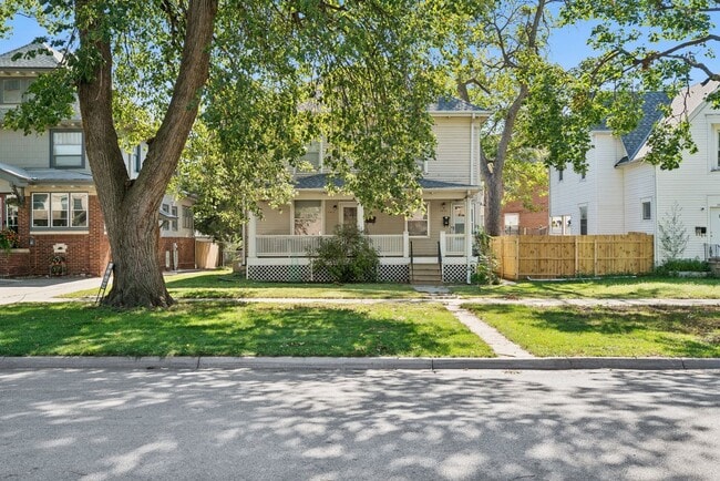 Building Photo - 1415/1417 C St Duplex Unit 1415
