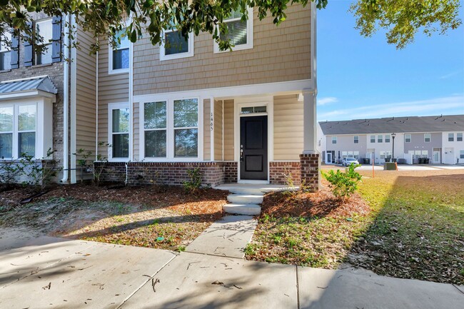 Spacious Townhome in Summerville - Spacious Townhome in Summerville