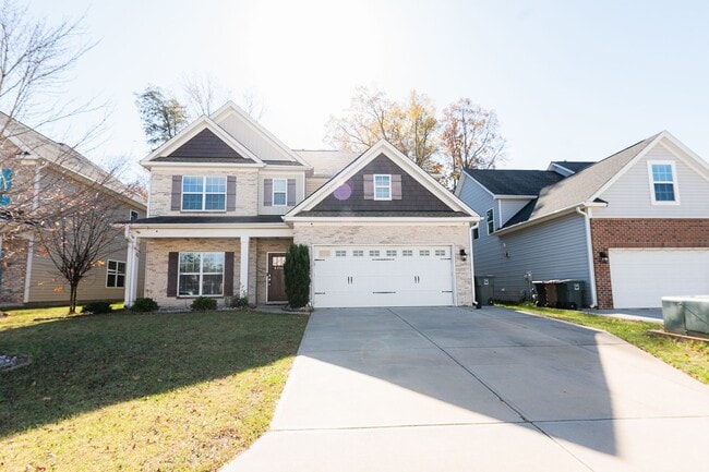 Building Photo - Stunning 5 Bedrooms, 4 Baths home in Summerfield with 2 car garage.