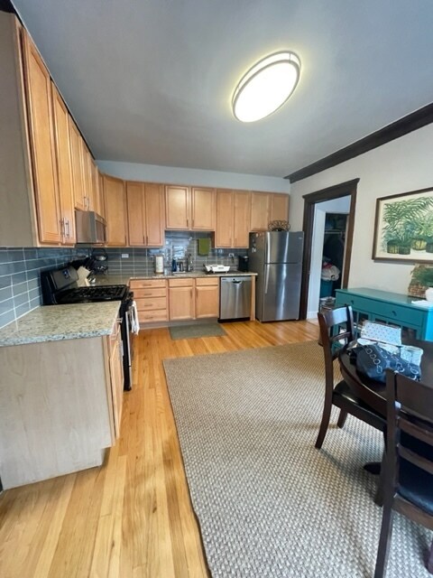 Photo - 4452 N Winchester Ave Unit 3