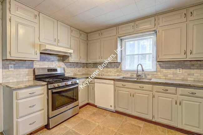 Photo - 3274 Harris Dr