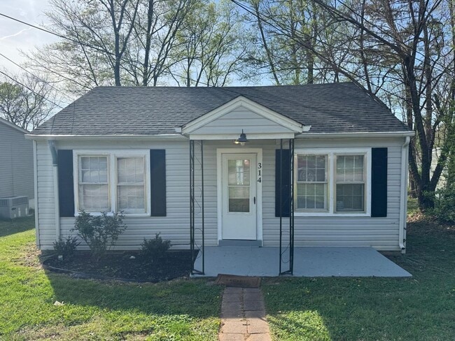 Building Photo - 2 Bedroom, 1 Bath House in Columbia!