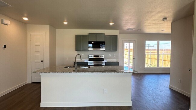 9006 Surveyor Rd