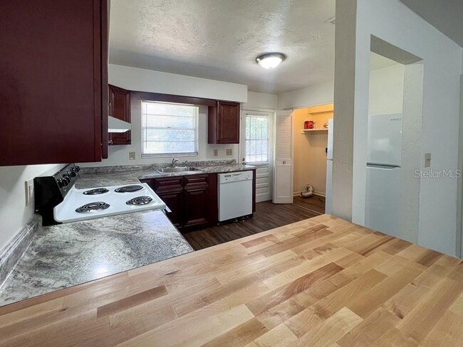 Photo - 5620 NW 23rd Terrace