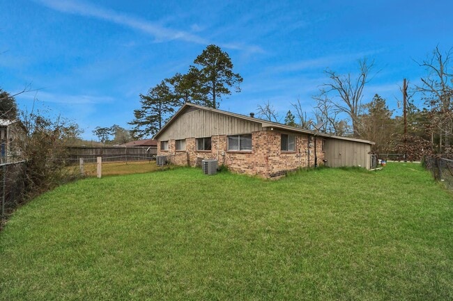 Building Photo - 1006 Perry St