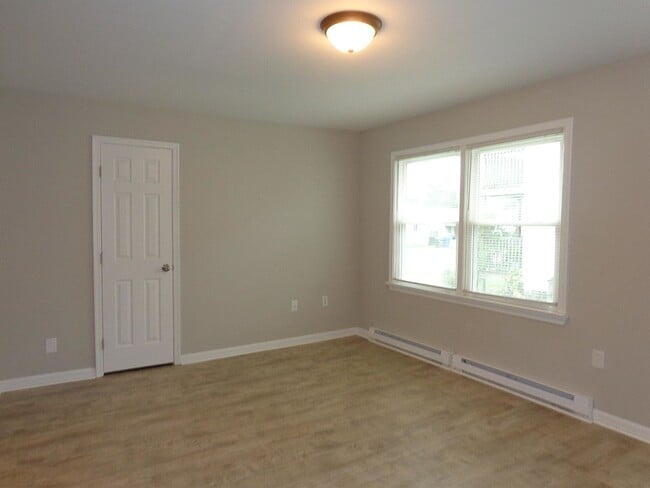 Photo - Coronet4630 Unit #A