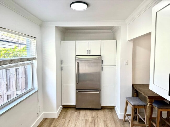 301 NE 15th Ave