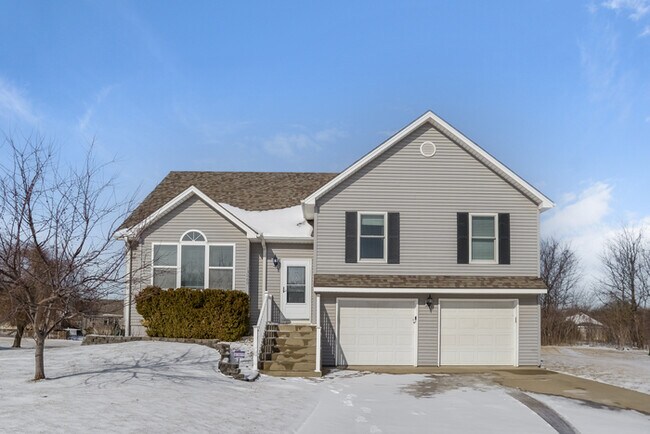 Stunning 4 Bedroom in Platte City! - Stunning 4 Bedroom in Platte City! House
