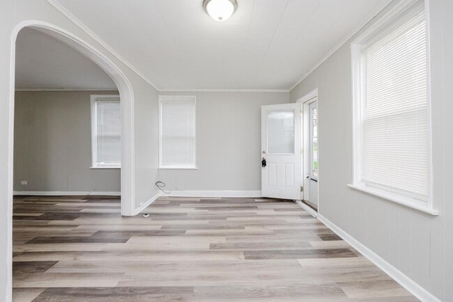 Photo - 911 W Madison St Unit 909 W Madison St- Right