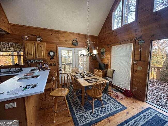 Photo - 664 Fox Run Dr