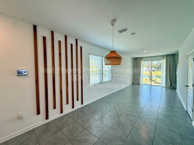 Photo - 56 Sage Br St