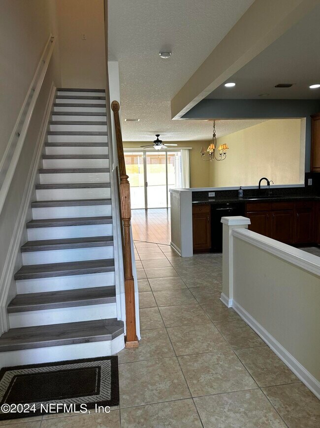 Photo - 4215 Highwood Dr