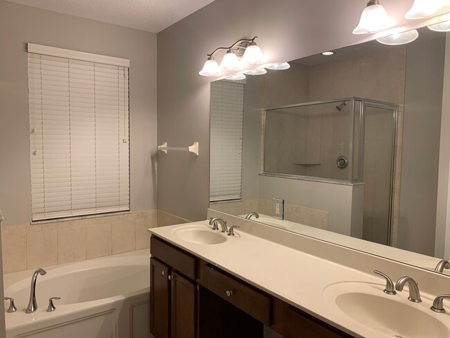 Photo - 6078 SE Split Oak Trail