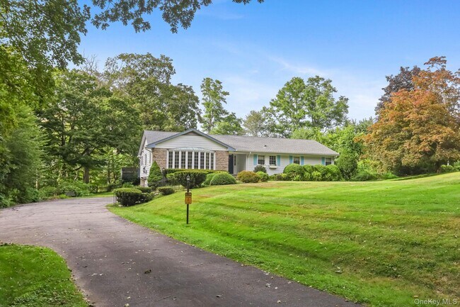 Photo - 570 Bedford Rd