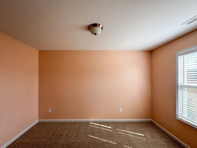 Photo - Spacious 4 Bed 2.5 Bath Home with Flex Rooms