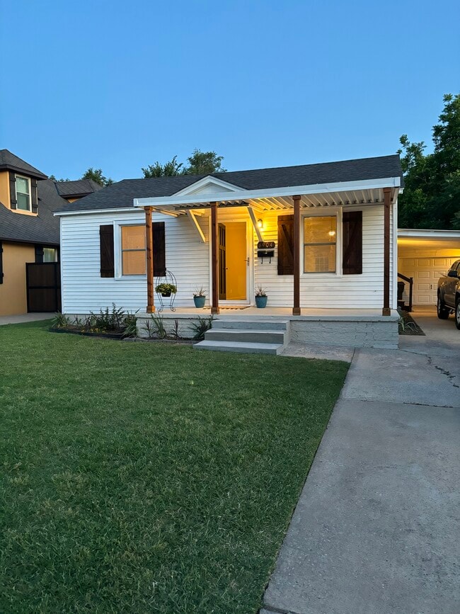 Building Photo - 6904 NW 43rd St Rental