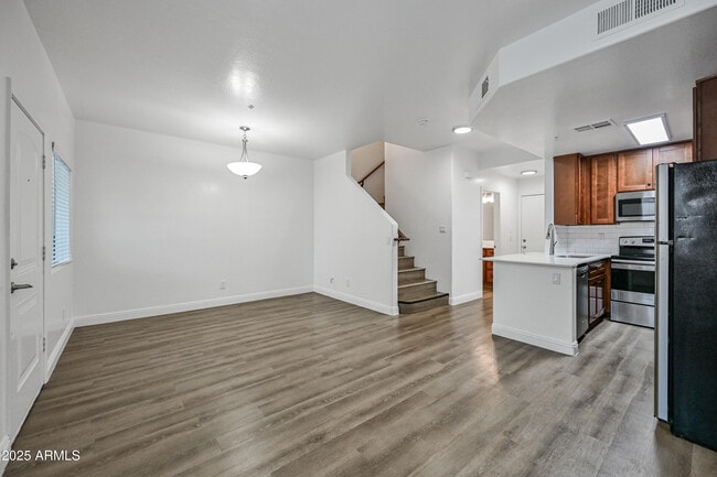 Photo - 4608 W Maryland Ave Unit 1161
