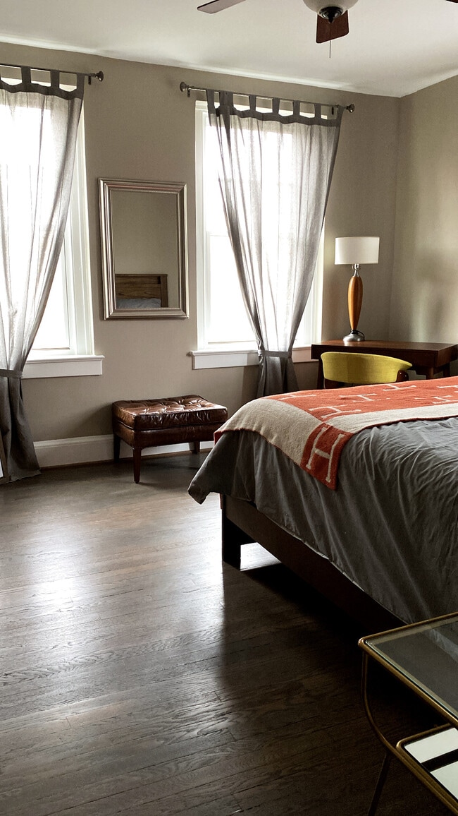 Building Photo - 2410 20th St NW Unit 301