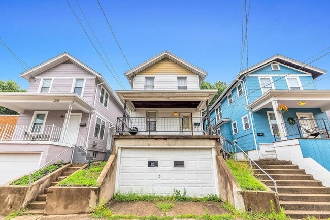 Photo - 224 Bank Ave