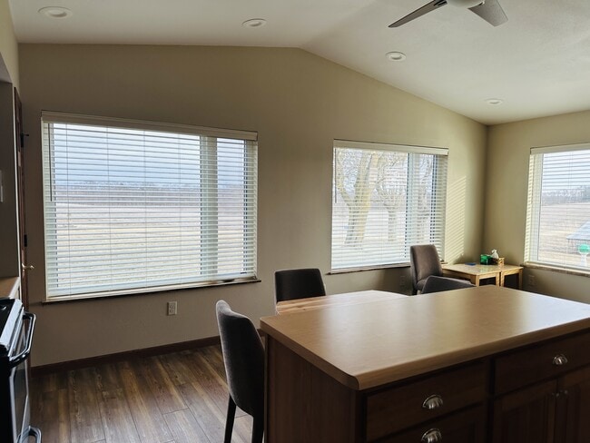 Photo - 8102 N Scheider Rd