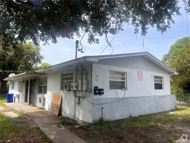 Building Photo - 133 NW 57th St Unit 2 Rental