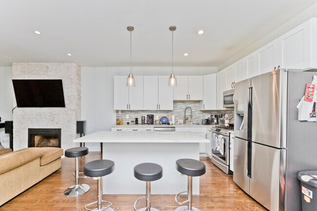 Photo - 857 W Wrightwood Ave Unidad 1