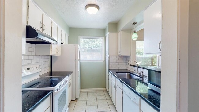 Photo - 2401 Cornell Dr