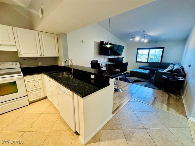 Photo - 8244 Key Royal Cir Unidad 633 Rental