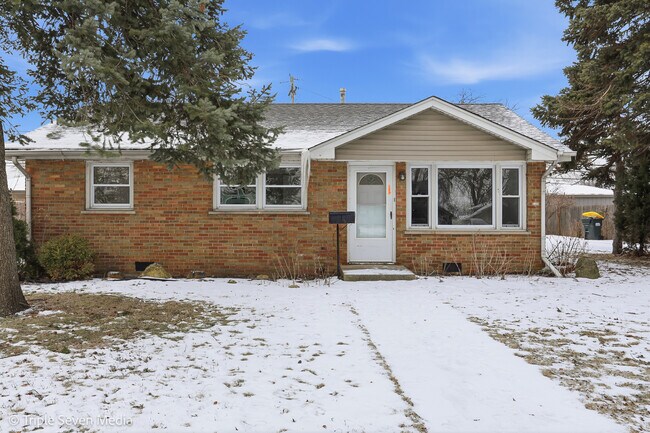 Photo - 6135 Birmingham St