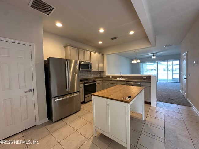 Photo - 7034 Roundleaf Dr