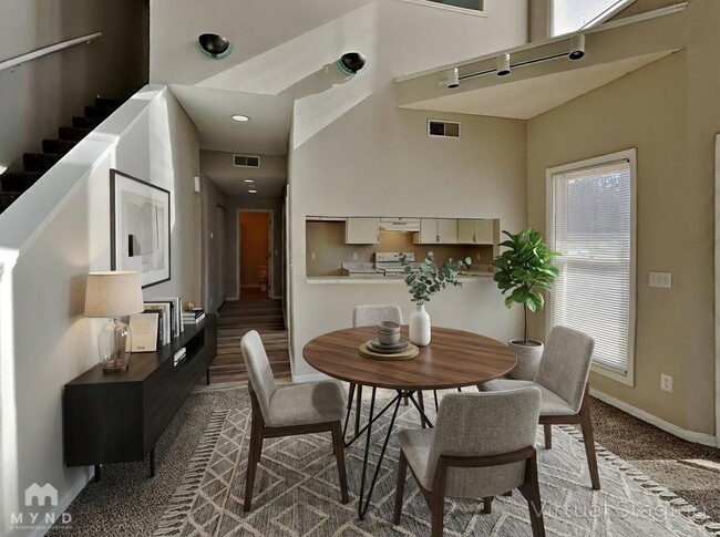 Photo - 930 Primrose St