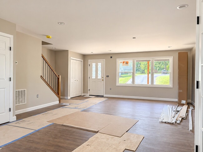 811 Hopeland Rd