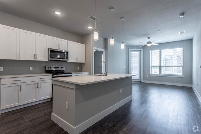 2 BR, 2 BA - 1017 SF