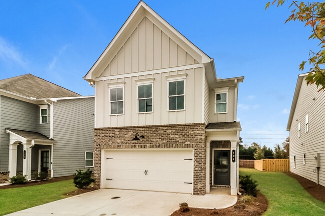 Building Photo - Tricon East Ridge