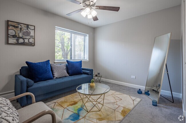 2BR, 1BA - 950SF