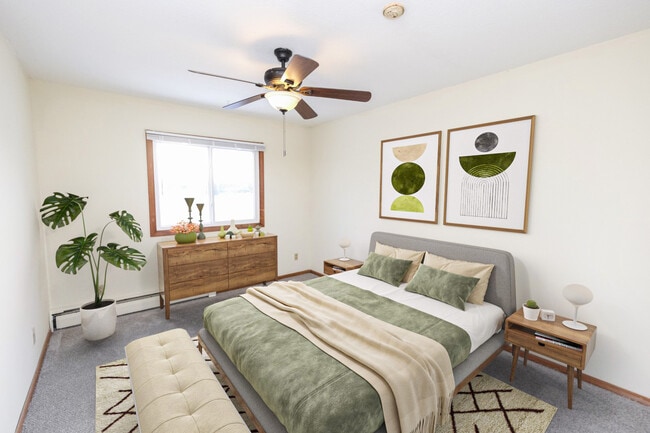 Photo - Colonial Apartments