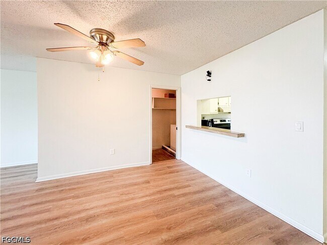 Photo - 1830 Brantley Rd Unidad I7