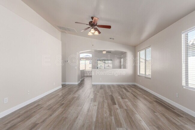 Photo - 15820 W Monroe St