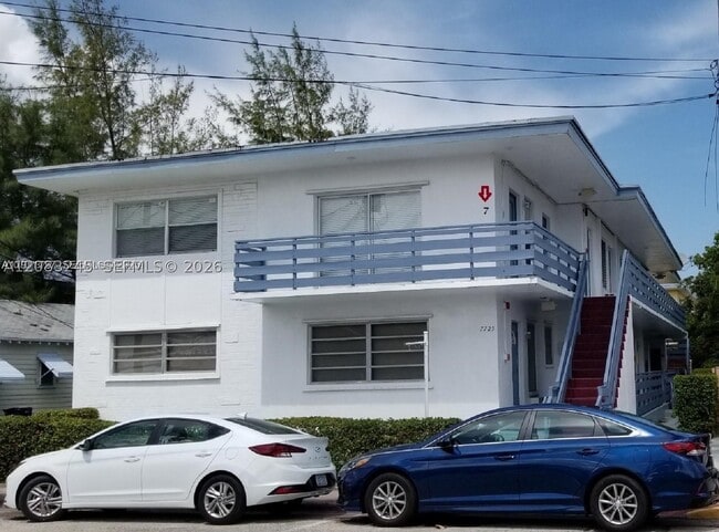 Building Photo - 7725 Carlyle Ave Unit 7