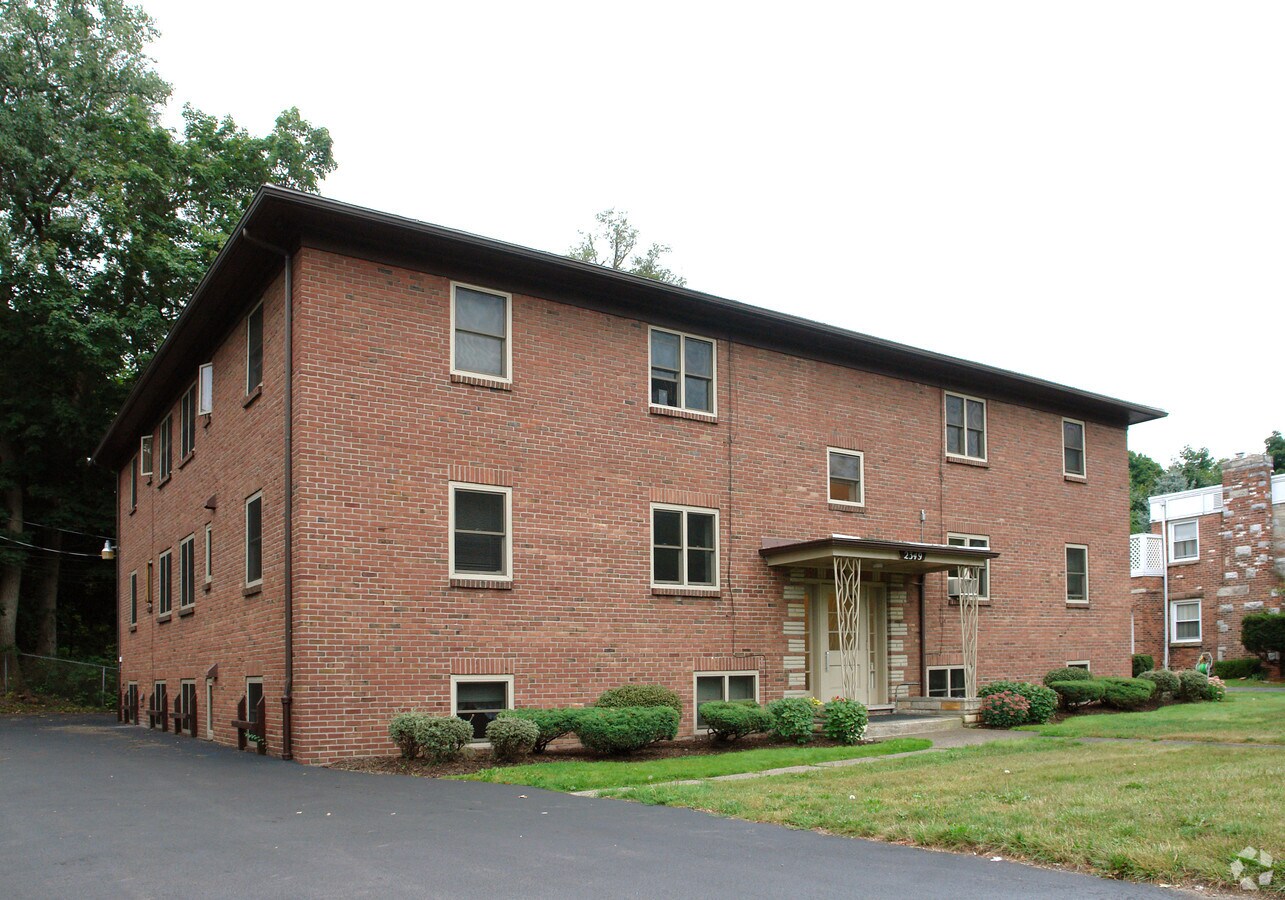Photo - 2349 Westfall Rd Apartments