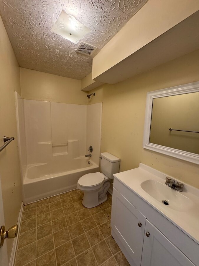 Photo - McCullars- 404 Unit A