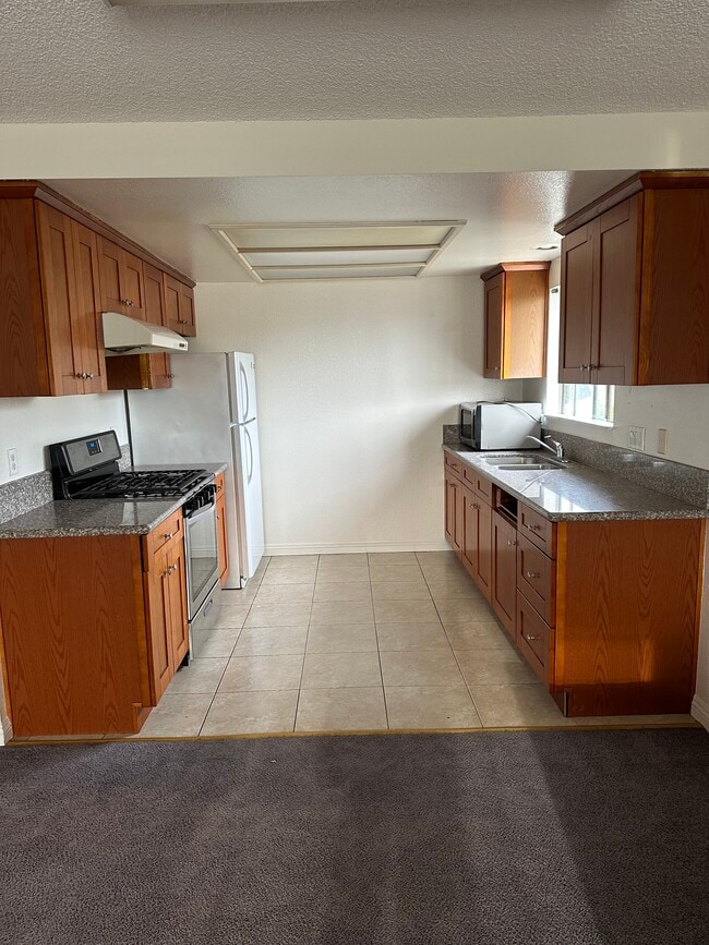 Building Photo - 1708 S Garfield Ave Unit D Rental