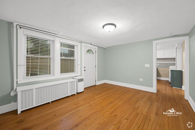 Building Photo - Peaceful Evanston Retreat with All Modern ... Rental