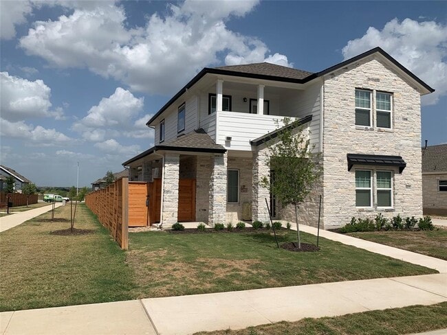 Building Photo - 8601 Looksee Ln