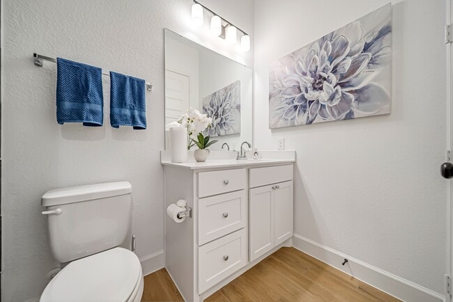 Photo - 210 W Netleaf Ct