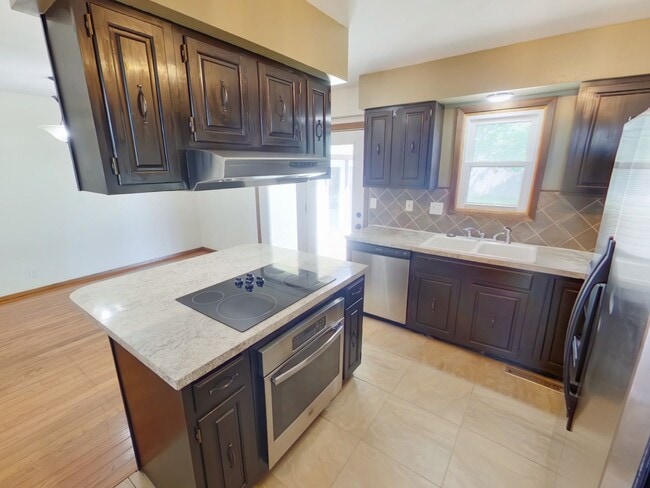 108 Aaron Dr