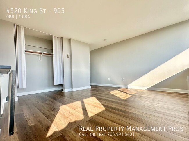Photo - 4520 King St Unit 905