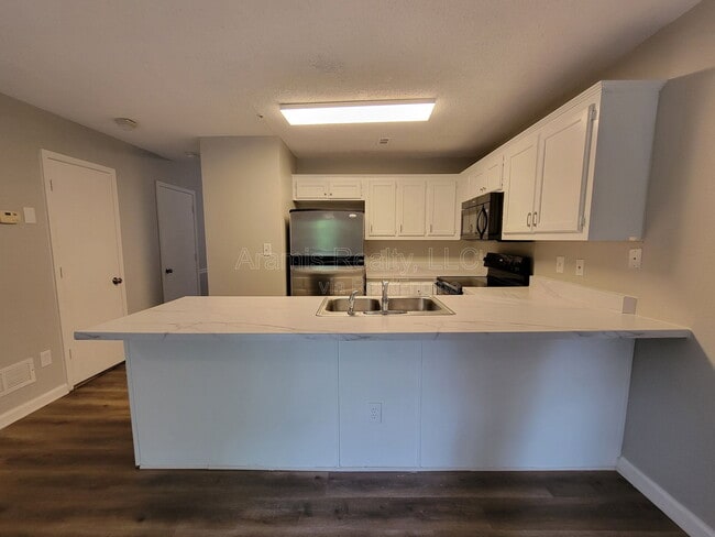 Photo - 3058 Steeplechase Dr